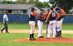Tigers meeting at the mound